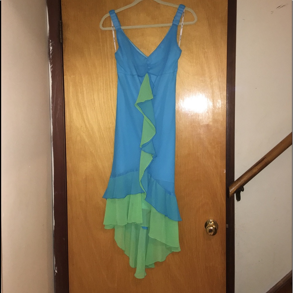 Cute summer dress with ruffled front